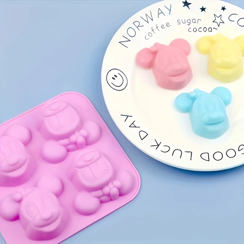 Soap Making Formula - 1 moule de dessin animé Minnie,